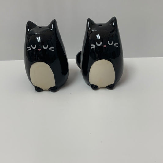 Cat Salt & Pepper Set